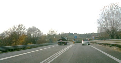Il camion della foto va a Siena, seguire l'auto bianca che va verso Grosseto-Firenze 