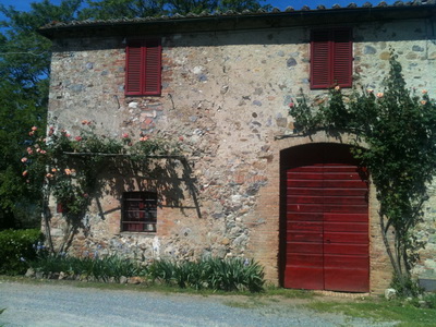 il fronte a ponente del podere Casa del Fabbro nei pressi del borgo di Orgia